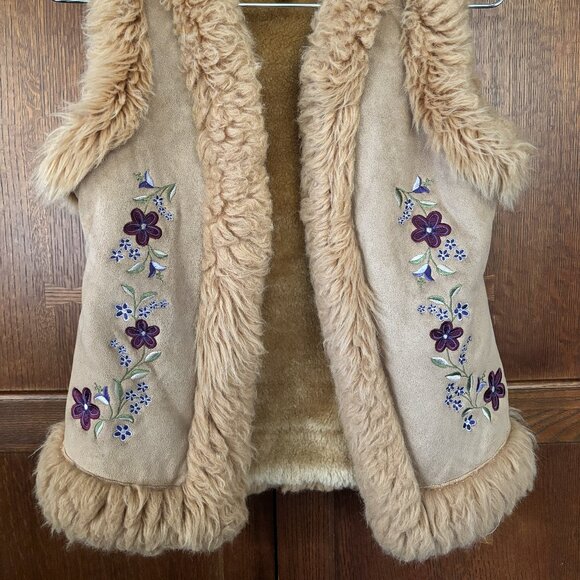 Girls Size 10 Warm Winter Vest - Picture 2 of 5